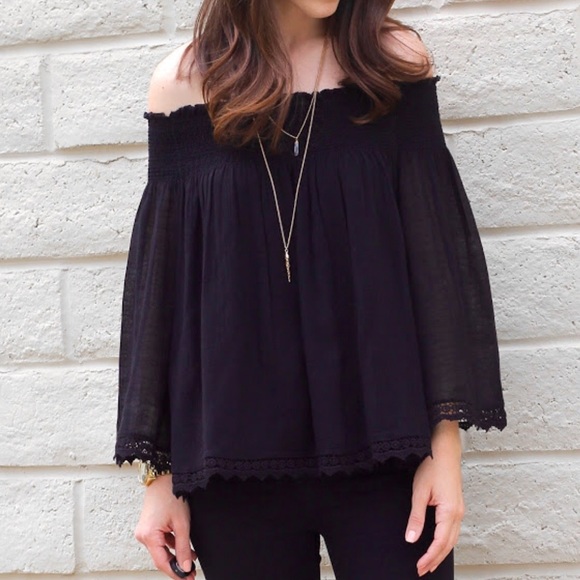 Zara Tops - Off the shoulder Zara top